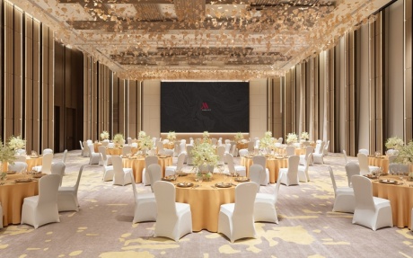 鲁能厅 [ 最大35桌 · 高7.6m · 无柱 ·  ]